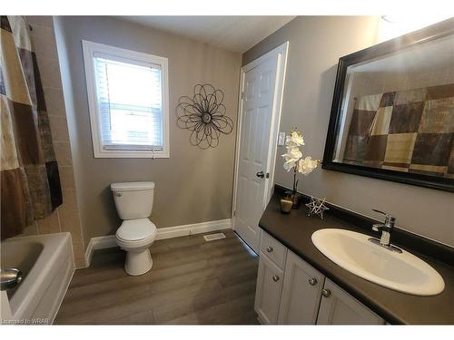 91 Red Clover Crescent, Kitchener, ON - Indoor Photo Showing Bathroom