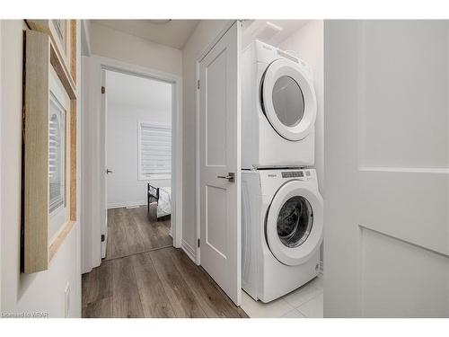 57-51 Sparrow Avenue, Cambridge, ON - Indoor Photo Showing Laundry Room