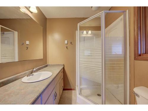110 Peel Street, West Montrose, ON - Indoor Photo Showing Bathroom