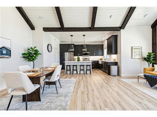 73724 Crest Beach Road S, Zurich, ON - Indoor Photo Showing Living Room