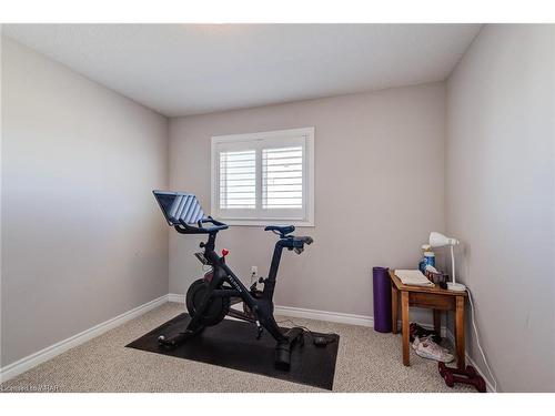 28-100 Chester Drive, Cambridge, ON - Indoor Photo Showing Gym Room