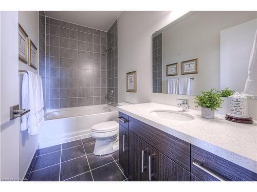 313-690 King Street W, Kitchener, ON - Indoor Photo Showing Bathroom