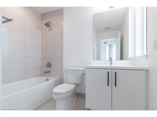 1412-5 Wellington Street S, Kitchener, ON - Indoor Photo Showing Bathroom