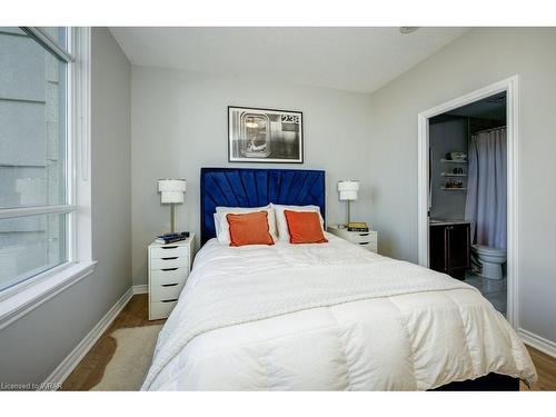 101-2379 Central Park Drive, Oakville, ON - Indoor Photo Showing Bedroom