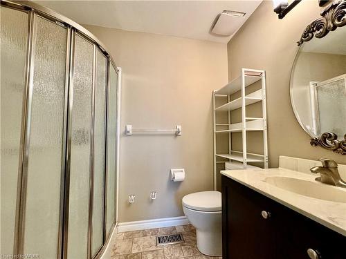 2-240 Highland Crescent, Kitchener, ON - Indoor Photo Showing Bathroom