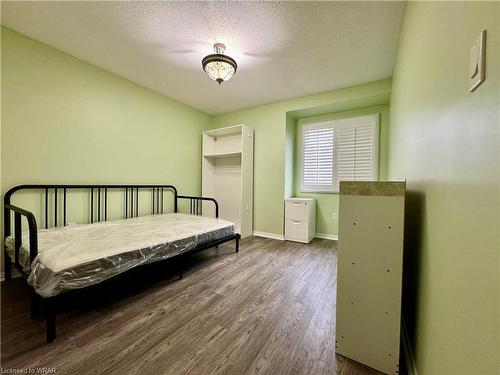 2-240 Highland Crescent, Kitchener, ON - Indoor Photo Showing Bedroom