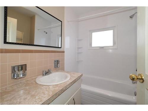 44-46 Brubacher Street, Kitchener, ON - Indoor Photo Showing Bathroom