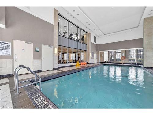 714-350 Red Maple Road, Richmond Hill, ON - Indoor Photo Showing Other Room With In Ground Pool