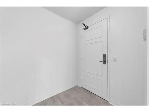 714-350 Red Maple Road, Richmond Hill, ON - Indoor Photo Showing Other Room