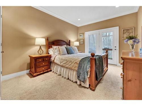 280 William Street E, Parkhill, ON - Indoor Photo Showing Bedroom