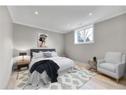 280 William Street E, Parkhill, ON - Indoor Photo Showing Bedroom