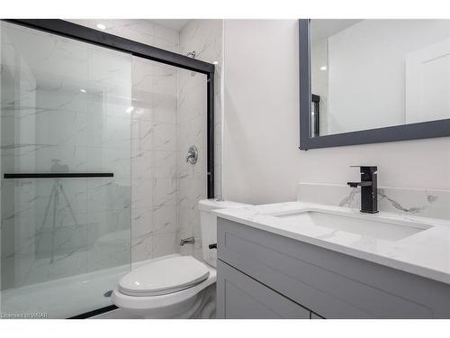 65 Scots Pine Trail Trail, Kitchener, ON - Indoor Photo Showing Bathroom