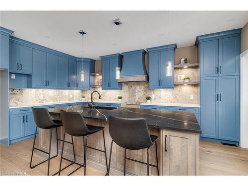 1080 Twamley Street W, Listowel, ON - Indoor Photo Showing Kitchen With Upgraded Kitchen
