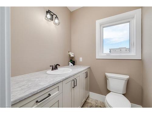 1080 Twamley Street W, Listowel, ON - Indoor Photo Showing Bathroom