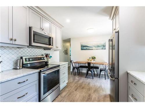 6 Bigham Crescent, Woodstock, ON - Indoor Photo Showing Kitchen With Stainless Steel Kitchen