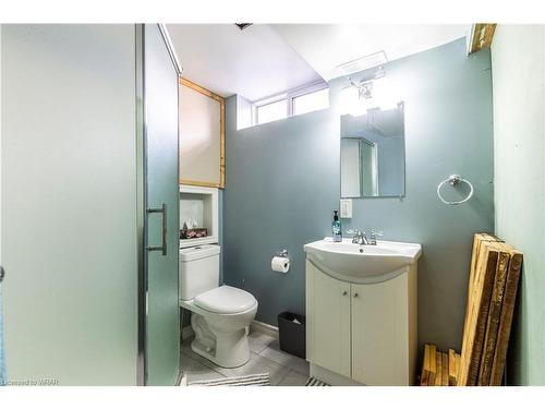 6 Bigham Crescent, Woodstock, ON - Indoor Photo Showing Bathroom
