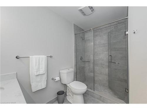 1409-15 Glebe Street, Cambridge, ON - Indoor Photo Showing Bathroom