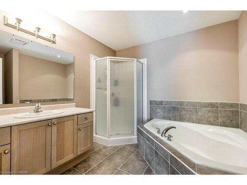 354 Dearborn Boulevard, Waterloo, ON - Indoor Photo Showing Bathroom
