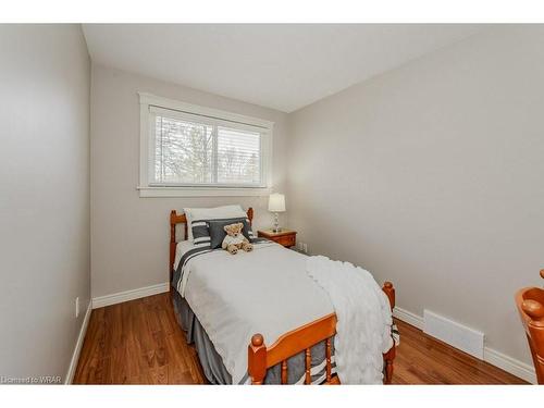 222 Pine Grove Crescent, Waterloo, ON - Indoor Photo Showing Bedroom