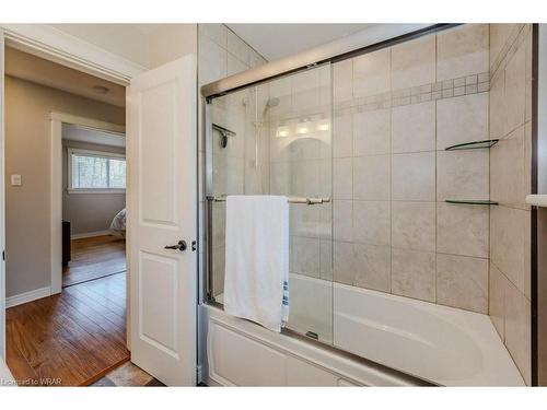 222 Pine Grove Crescent, Waterloo, ON - Indoor Photo Showing Bathroom