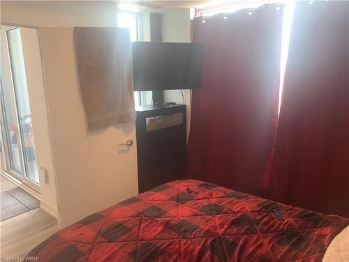 1010-15 Wellington Street, Kitchener, ON - Indoor Photo Showing Bedroom
