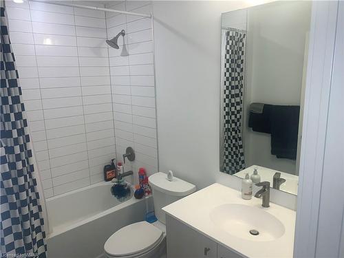 1010-15 Wellington Street, Kitchener, ON - Indoor Photo Showing Bathroom