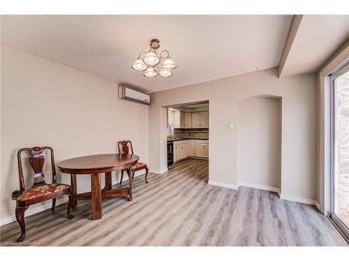 15 Todd Street, Cambridge, ON - Indoor Photo Showing Dining Room