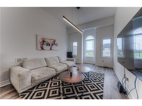 538 Gristmill Street, Waterloo, ON - Indoor Photo Showing Living Room