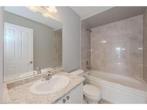 49-755 Linden Drive, Cambridge, ON - Indoor Photo Showing Bathroom
