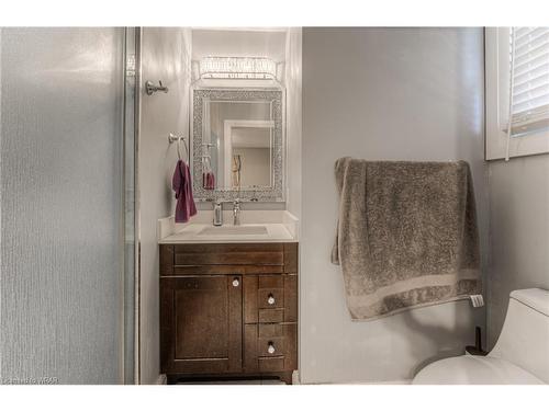 591 Champlain Boulevard, Cambridge, ON - Indoor Photo Showing Bathroom