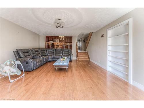591 Champlain Boulevard, Cambridge, ON - Indoor Photo Showing Living Room