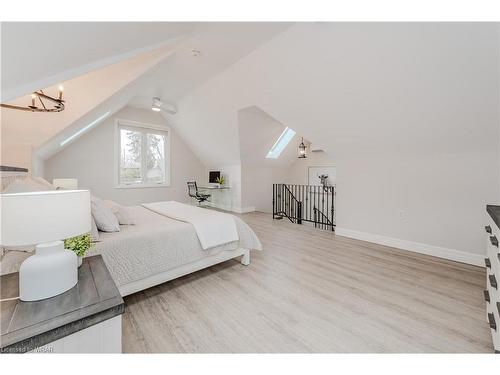 21 Carisbrook Drive, Kitchener, ON - Indoor Photo Showing Bedroom