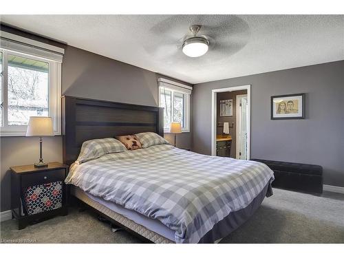 639 White Oak Drive, Cambridge, ON - Indoor Photo Showing Bedroom