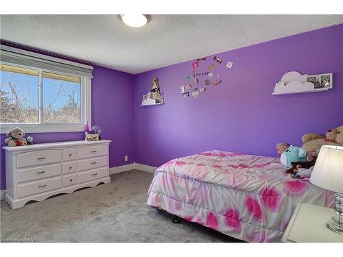 639 White Oak Drive, Cambridge, ON - Indoor Photo Showing Bedroom