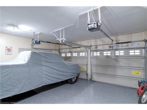 639 White Oak Drive, Cambridge, ON - Indoor Photo Showing Garage