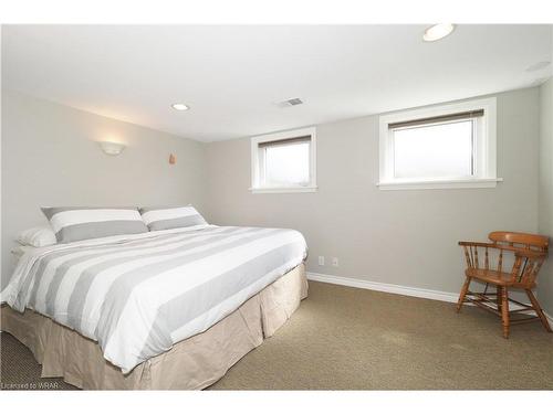 201 Vermont Street, Waterloo, ON - Indoor Photo Showing Bedroom