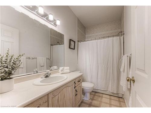 39 Norman Street, Waterloo, ON - Indoor Photo Showing Bathroom