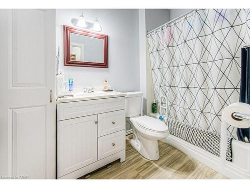 19 Waterside Avenue, Cambridge, ON - Indoor Photo Showing Bathroom