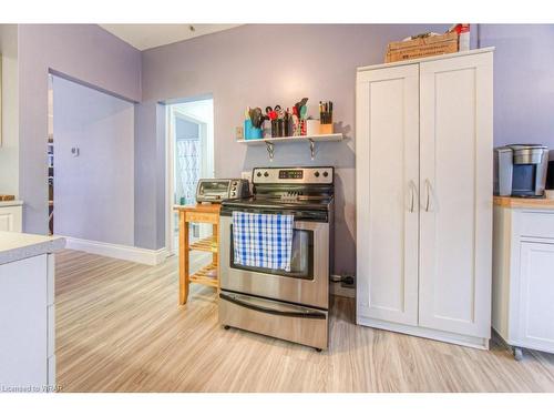 19 Waterside Avenue, Cambridge, ON - Indoor Photo Showing Kitchen