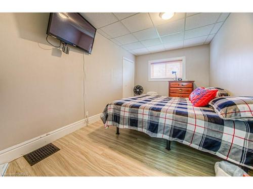 19 Waterside Avenue, Cambridge, ON - Indoor Photo Showing Bedroom