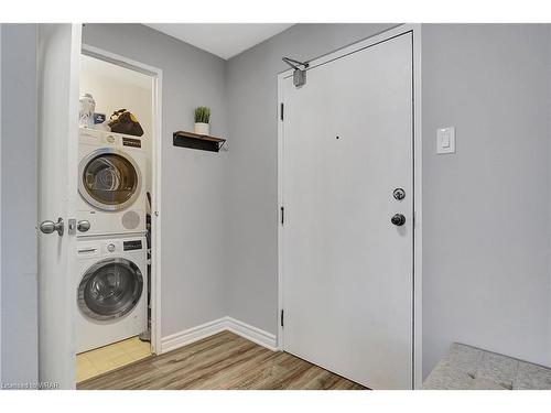 104-55 Green Valley Drive, Kitchener, ON - Indoor Photo Showing Laundry Room