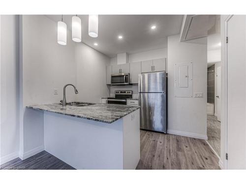 503-60 Charles Street W, Kitchener, ON - Indoor Photo Showing Kitchen With Stainless Steel Kitchen With Upgraded Kitchen