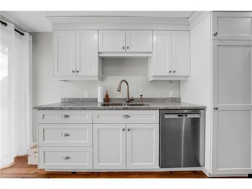 27 Yarwood Place, Kitchener, ON - Indoor Photo Showing Kitchen