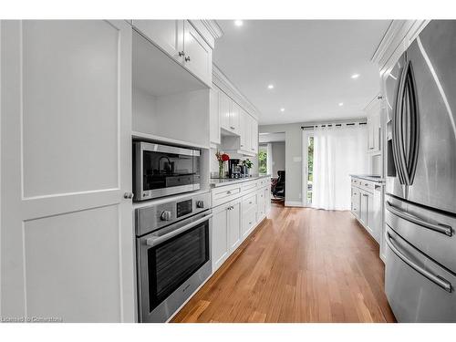 27 Yarwood Place, Kitchener, ON - Indoor Photo Showing Kitchen