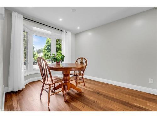 27 Yarwood Place, Kitchener, ON - Indoor Photo Showing Dining Room