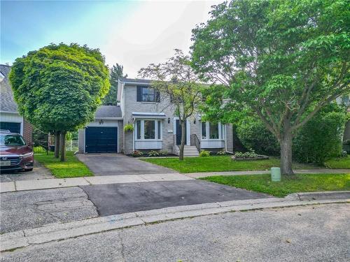 27 Yarwood Place, Kitchener, ON - Outdoor With Facade