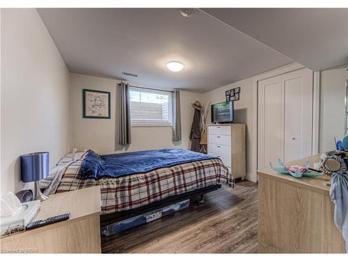 27 Weichel Street, Kitchener, ON - Indoor Photo Showing Bedroom