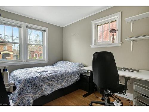 55 Highland Road W, Kitchener, ON - Indoor Photo Showing Bedroom