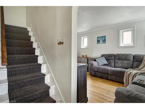 55 Highland Road W, Kitchener, ON - Indoor Photo Showing Living Room