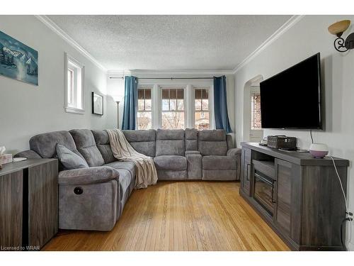 55 Highland Road W, Kitchener, ON - Indoor Photo Showing Living Room